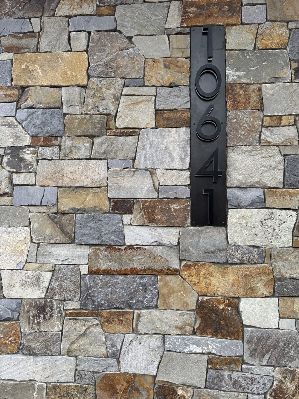 Yellowstone River Veneer — Kő Natural Stone